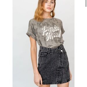 Gilli Distressed Asymmetrical Jean Mini Skirt - M